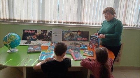 Познавательно – игровой час «К космическим далям вперед!»